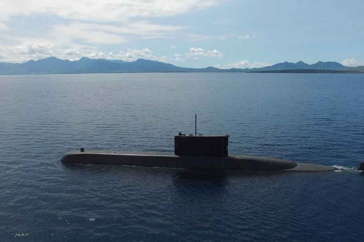 Kapal selam yang dibuat oleh PT. PAL Indonesia yang bekerja sama dengan Daewoo Shipbuilding and Marine Engineering (DSME) Korea Selatan kembali memperkuat alat utama sistem senjata (alutsista) TNI Angkatan Laut.