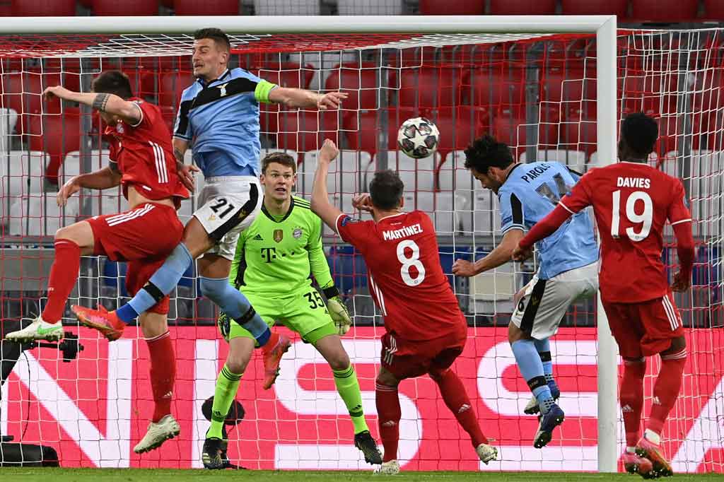 Lazio akhirnya mendapatkan gol pelipur lara pada menit ke-82 lewat sundulan Marco Parolo menyambut tendangan bebas Andreas Pereira. Skor 2-1 bertahan hingga laga usai. Hasil tersebut membuat Muenchen melaju ke perempat final Liga Champions dengan agregat 6-2.