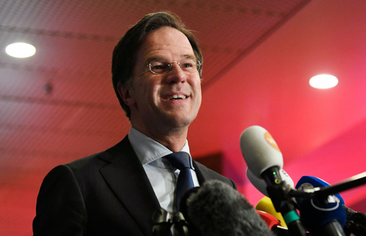 Exit poll menunjukkan VVD mengamankan 36 dari 150 kursi di majelis rendah parlemen Belanda. Angka perolehan kursi itu mencukupi untuk melanggengkan jabatan Rutte sebagai Perdana Menteri. 