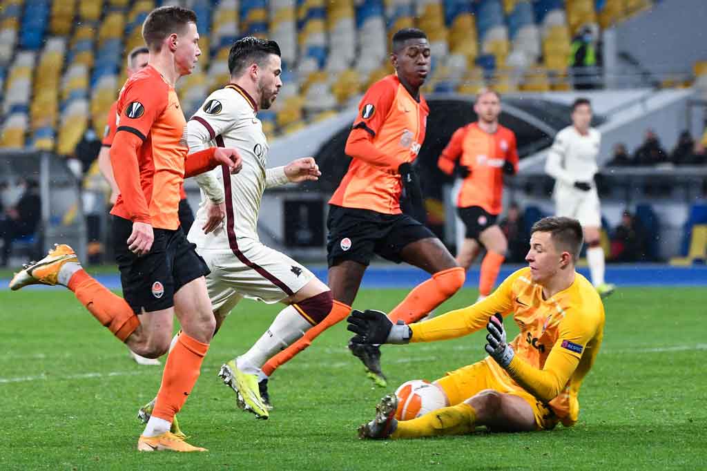 Meski tanpa diperkuat beberapa pemain intinya seperti Edin Dzeko, Lorenzo Pellegrini, dan Henrickh Mkhitaryan, AS Roma tetap mendominasi jalannya pertandingan. Beberapa peluang tercipta namun belum berbuah gol.