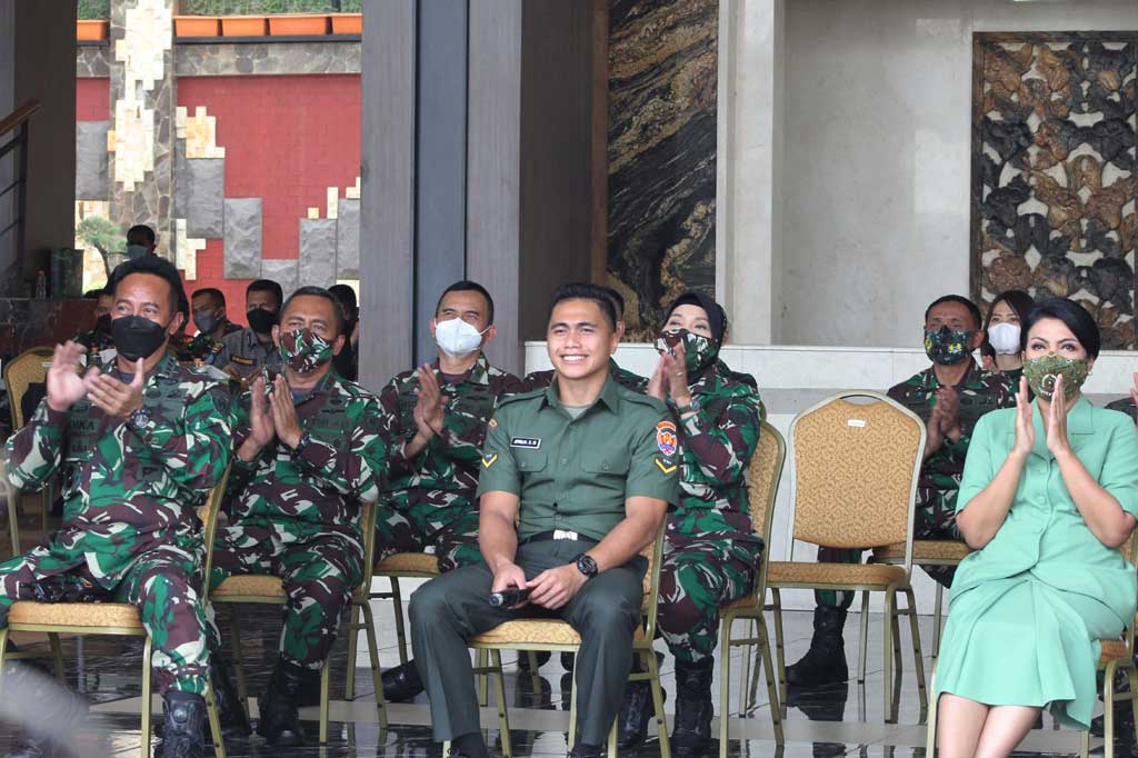 Majelis hakim Pengadilan Negeri (PN) Tondano Kabupaten Minahasa, Sulut, mengabulkan seluruh permohonan perubahan nama dan jenis kelamin Serda Aprilia Santini Manganang.