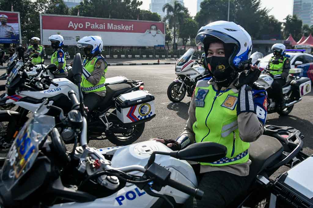 Polda Metro Jaya meluncurkan 30 unit kamera tilang elektronik atau Electronic Traffic Law Enforcment (ETLE) berbasis portable yang terdiri dari bodycam, helmet cam, dan dash cam, untuk membantu penindakan pelanggaran lalu lintas di berbagai lokasi secara acak, dalam rangka menjelang penerapan tilang elektronik nasional pada 23 Maret 2021.