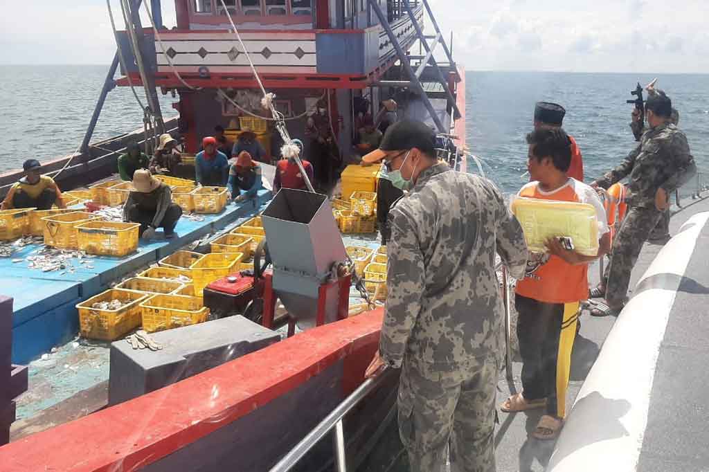 Antam menuturkan bahwa penangkapan keempat kapal tersebut dilakukan oleh KP. Hiu 07 pada 18 Maret 2021. Dalam gelar operasi yang dilakukan di WPPNRI 713 tersebut, KP. Hiu 07 mengamankan KM. Bagus Mina Barokah (118 GT), KM. Hasil Mina Yanfauna (59 GT), KM. Indi-1 (67 GT) dan KM. Puji Manunggal Sejati (88 GT) yang diketahui beroperasi di Jalur II.