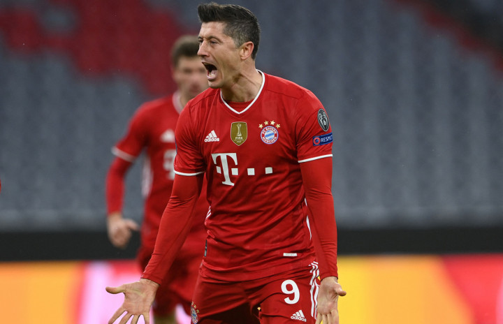 Robert Lewandowski melakukan selebrasi usai mencetak gol ke gawang Stuttgart di lanjutan Bundesliga di pekan ke-26 Liga Jerman digelar di Allianz Arena.