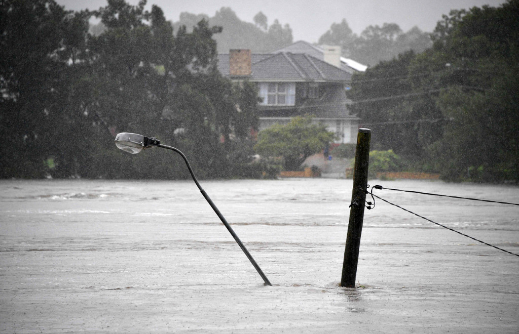 Banjir melanda Australia usai hujan lebat mengguyur sepanjang pesisir timur selama akhir pekan. Bencana itu merupakan yang terparah sejak 50 tahun terakhir di Negeri Kanguru.