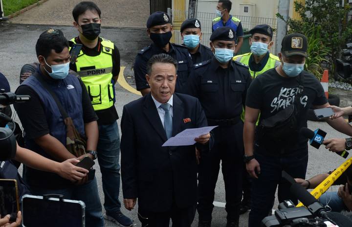 Ancaman itu disampaikan sebagai protes setelah pengadilan Malaysia mengekstradisi seorang warga Korut, Mun Chol Myong, ke Amerika Serikat atas tuduhan pencucian uang dan melanggar pemberlakuan sanksi.