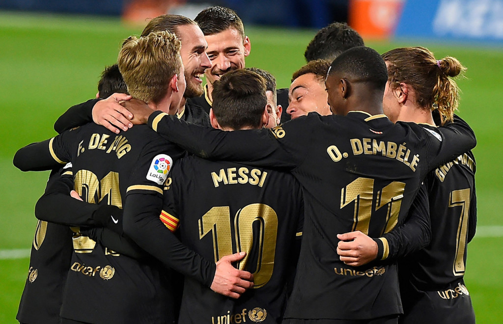 Tambahan tiga angka membuat Blaugrana kini telah mengumpulkan 62 poin dan duduk di posisi kedua klasemen Liga Spanyol, sementara Sociedad tertahan di urutan kelima dengan 45 poin.