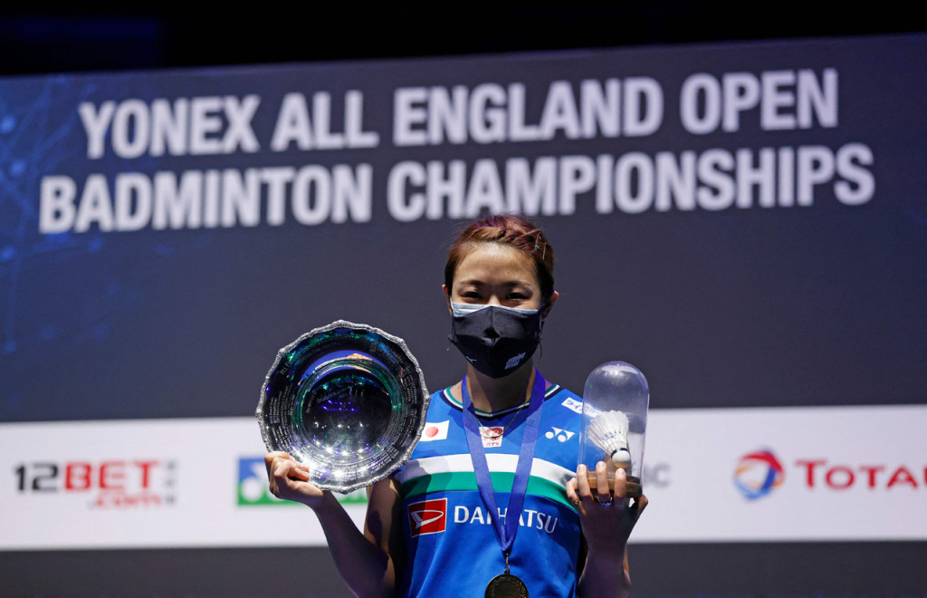 Unggulan kedua tersebut berhasil memenangkan titel All England 2021 usai menaklukkan Pornpawee Chochuwong asal Thailand dengan skor 21-12 dan 21-16.