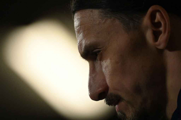 Menjelang laga comback bersama Timnas Swedia, Zlatan Ibrahimovic tidak kuasa menahan air mata dalam konferensi pers menjelang laga kualifikasi Piala Dunia 2022, Senin, 22 Maret 2021 waktu setempat.