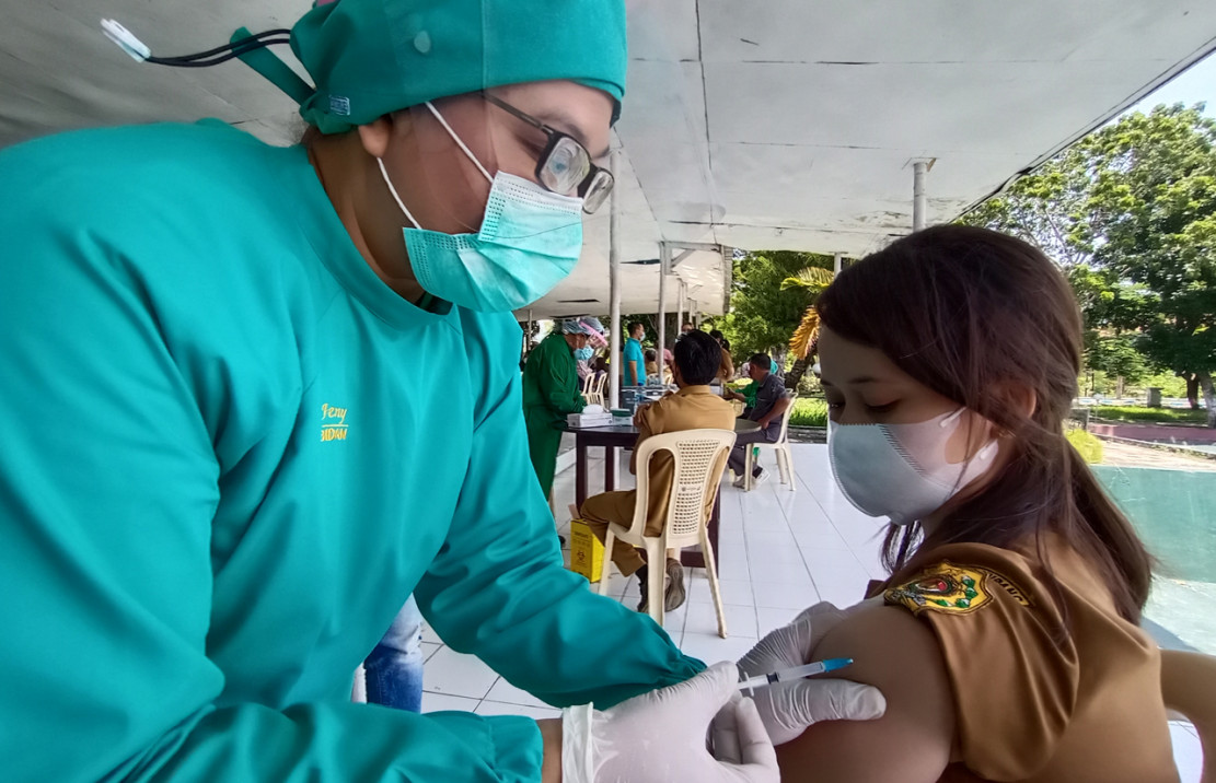 Pemkot Kupang Targetkan 1.500 Warga Dapat Vaksin Dosis ...