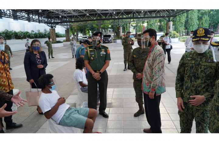 Direktur Perlindungan WNI dan Badan Hukum Indonesia Kemlu, Judha Nugraha, mengatakan upacara penyerahan dilakukan perwakilan Militer Filipina kepada KBRI Manila.