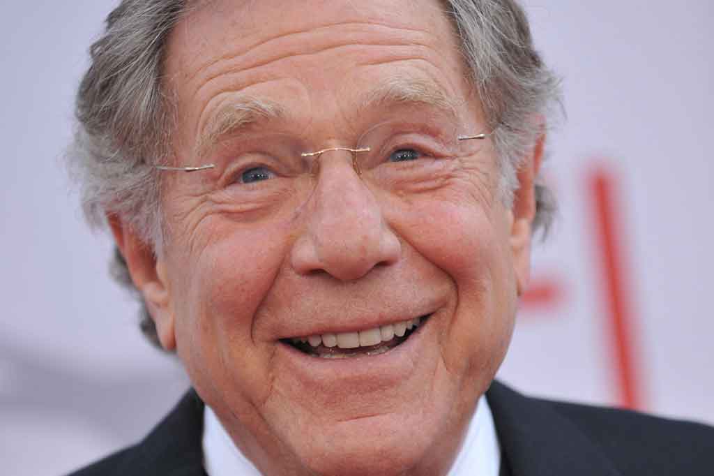 George Segal, aktor nominasi Oscar dalam 'Who's Afraid of Virginia Woolf' dan bintang dalam sitkom TV 'The Goldbergs', meninggal dunia pada Selasa, 23 Maret 2021. Segal meninggal di Santa Risa, California di usia 87 tahun.