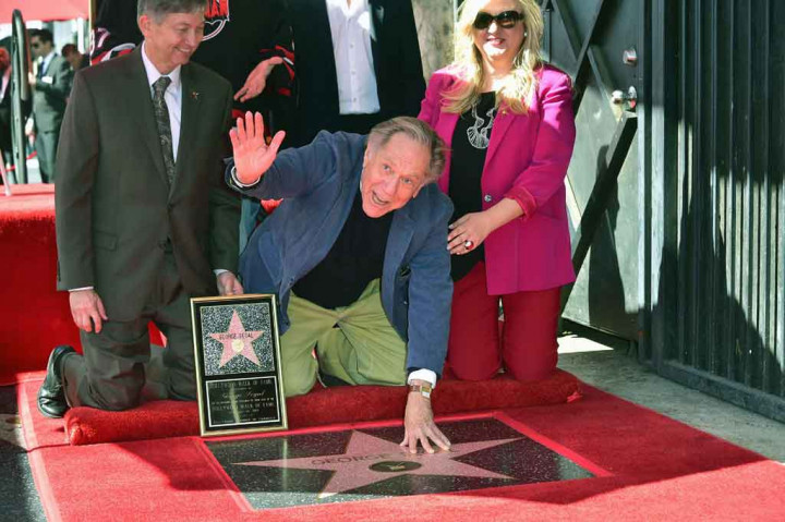 Karier aktingnya dimulai di panggung dan televisi New York pada awal 1960-an. Dia kemudian tampil di layar lebar, berperan sebagai artis dalam drama bertabur bintang 'Ship of Fools' dan seorang kopral Amerika di kamp tawanan perang Perang Dunia Kedua di 'King Rat' pada 1965. Dua tahun kemudian dia mendapatkan nominasi Academy Award sebagai aktor pendukung terbaik dalam drama yang berjudul 'Who’s Afraid of Virginia Woolf?' 