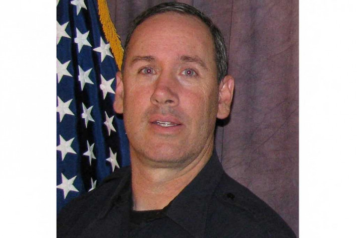 Kepala polisi juga membacakan satu per satu nama dari 10 orang yang tewas dalam serangan itu, pria dan wanita berusia dari 20 hingga 65 tahun termasuk seorang petugas polisi dan ayah dari tujuh anak. Polisi mengatakan mereka belum menemukan motif serangan tersebut.