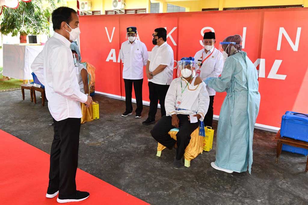 Kunjungan tersebut untuk memastikan bahwa distribusi vaksin merata ke semua daerah.