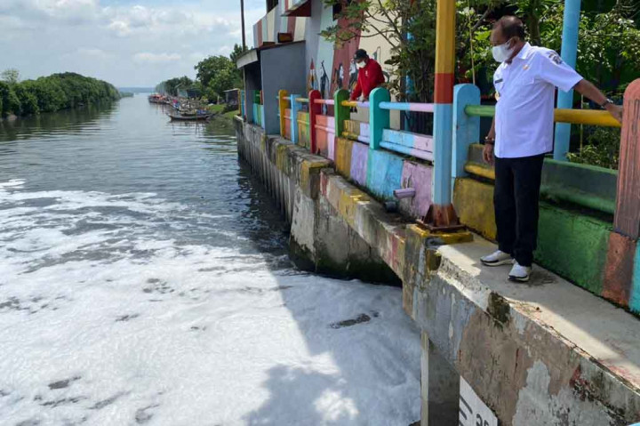 Untuk itu, Armudji meminta masyarakat untuk tidak membuang limbah rumah tangga dalam bentuk apapun ke sungai, karena bisa menimbulkan pencemaran.  