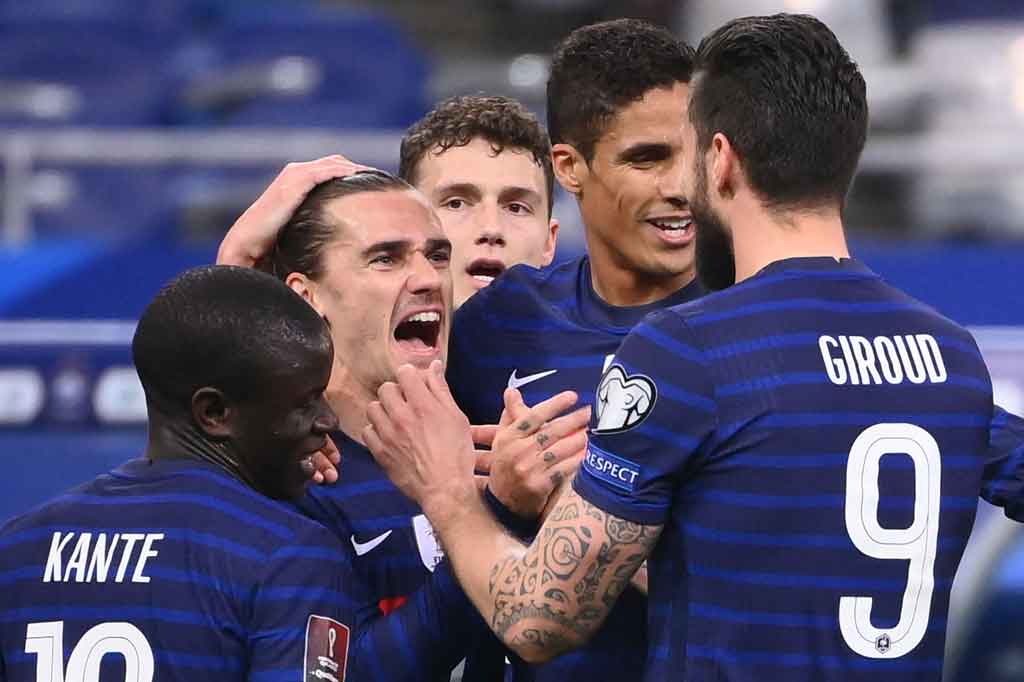 Pada menit ke-19 Les Bleus akhirnya berhasil membuka keunggulan. Gol berawal saat Antoine Griezmann mencuri bola dari Olexandr Zinchenko, kemudian menerobos ke dalam kotak penalti dan menyelesaikannya dengan sepakan ke pojok atas tiang jauh. skor berubah menjadi 1-0.