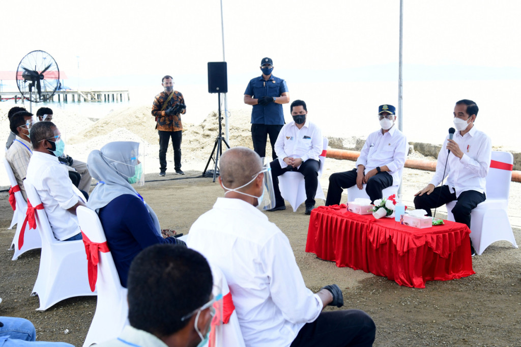 Sebanyak 16 nelayan yang mewakili para nelayan di Kabupaten Maluku Tengah hadir dalam kesempatan tersebut dan mengutarakan pendapat serta kebutuhan mereka untuk dapat menjalani aktivitas keseharian.