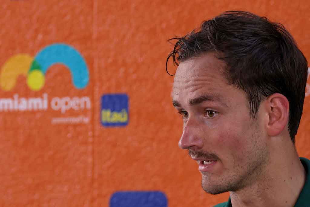 Petenis asal Rusia Daniil Medvedev kini tampil berkumis menyusul peringkat barunya di rangking kedua dunia di tenis putra, tetapi ia tidak yakin kumisnya itu akan bertahan lama.