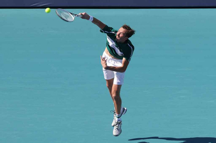 Medvedev menggantikan Rafael Nadal di peringkat kedua pekan lalu dan menjadi petenis pertama di luar dari deretan pemain top (Nadal, Roger Federer, Novak Djokovic, dan Andy Murray) yang menempati rangking kedua dunia sejak Lleyton Hewitt pada Juli 2005 silam.