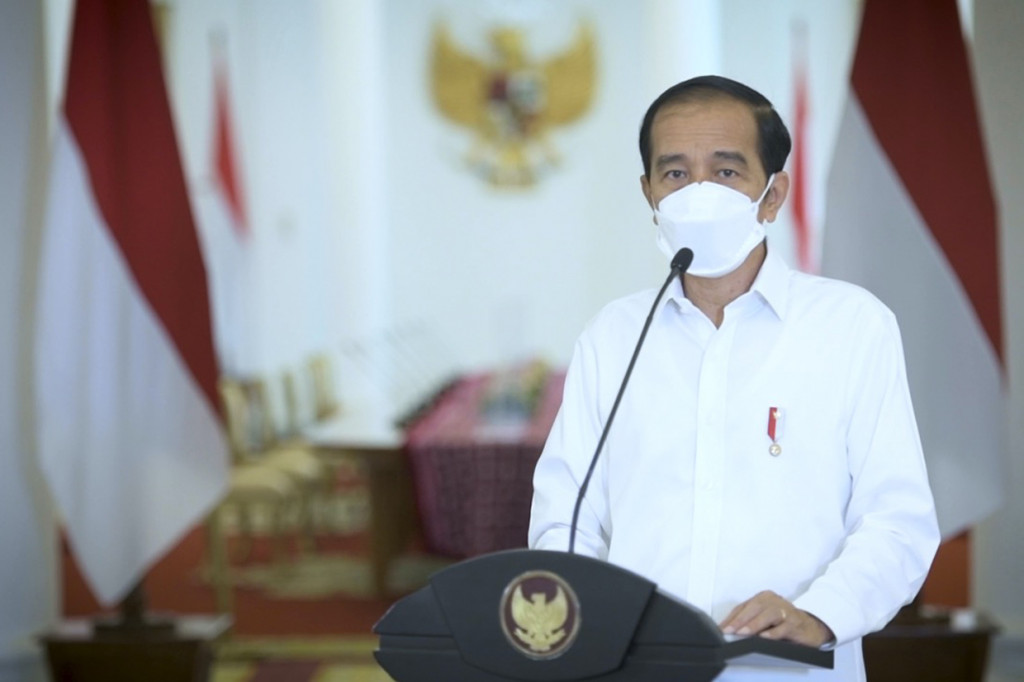 Presiden Joko Widodo (Jokowi) mengutuk keras kejadian bom bunuh diri di depan Gereja Katedral Makassar, Sulawesi Selatan. Jokowi telah meminta Kapolri untuk mengusut tuntas jaringan pelaku sampai ke akar-akarnya.