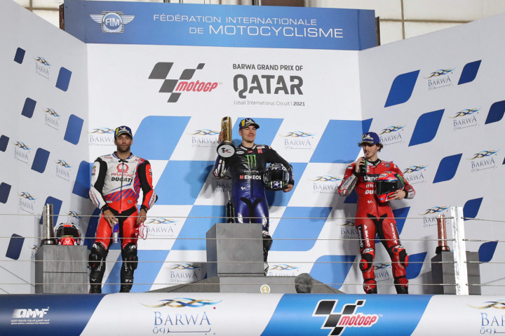 Maverick Vinales pun tampil sebagai juara di MotoGP Qatar, disusul Johann Zarco dan Francesco Bagnaia.