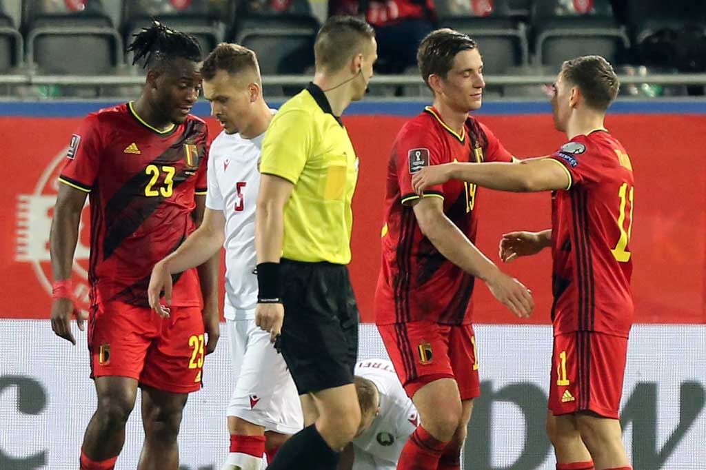 Keunggulan itu bertambah pada menit ke-38 kala Leandro Trossard mencetak gol pertamanya ke gawang Belarusia dengan tembakan jarak jauh.