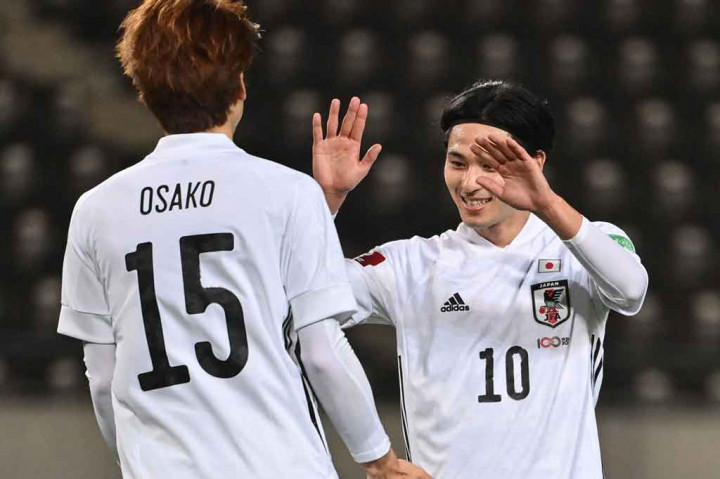 Di babak pertama Tim Samurai Biru sudah unggul 5-0 berkat gol-gol yang dilesakkan oleh Takumi Minamino, Yuya Osaku, Daichi Kamada, Hidemasa Morita, dan gol bunuh diri Khash-Erdene Tuya.