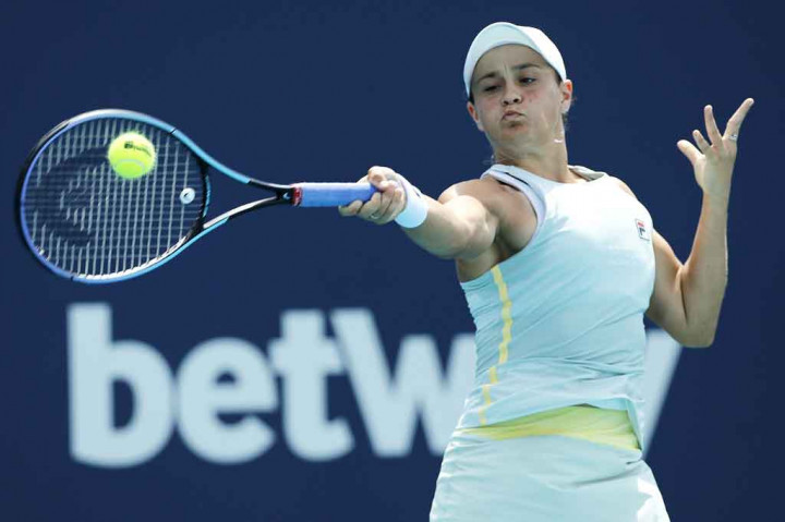 Di babak empat besar Barty akan menghadapi Elina Svitolina dari Ukraina yang mengalahkan Anastasia Sevastova 6-3, 6-2.