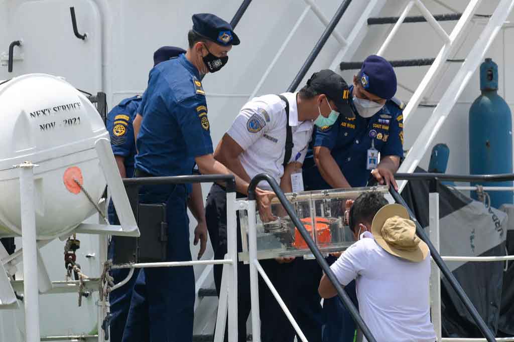 Seperti diketahui,  pesawat Sriwijaya Air SJ-182 dengan rute Jakarta-Pontianak jatuh di antara Pulau Laki dan Pulau Lancang, Kepulauan Seribu pada Sabtu, 9 Januari 2021 lali. Seluruh dari 62 penumpang meninggal akibat kecelakaan tersebut. 