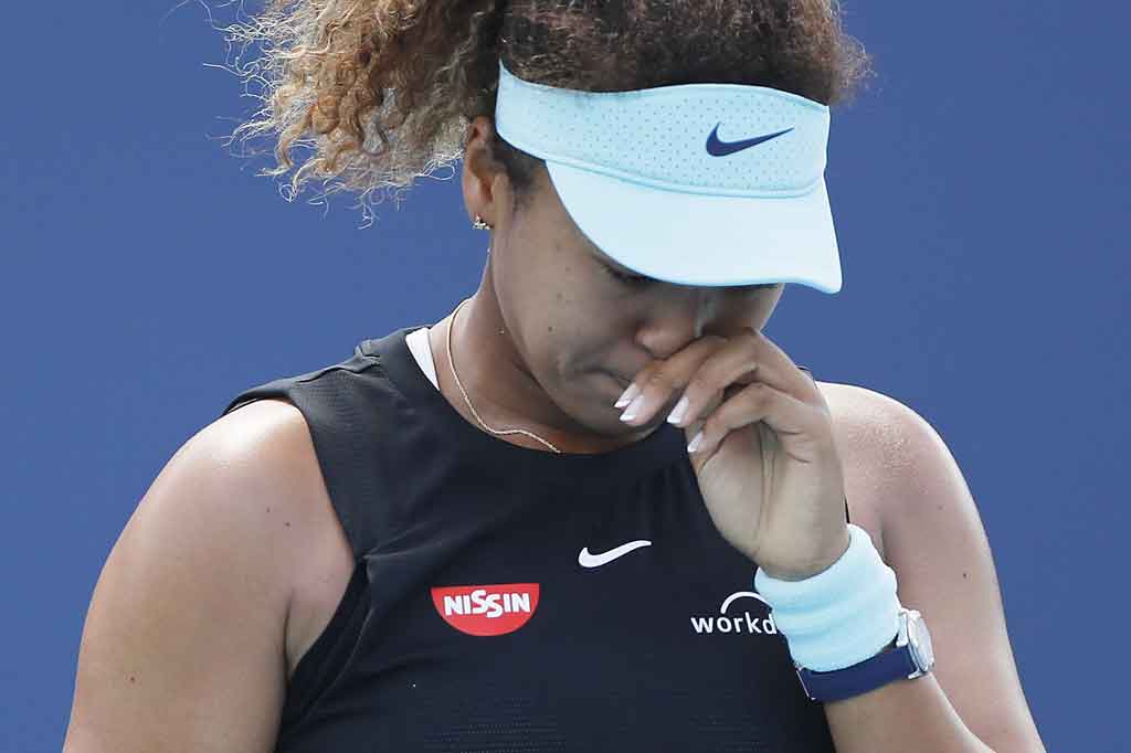 Juara bertahan US dan Australian Open Naomi Osaka secara mengejutkan dikalahkan petenis Yunani Maria Sakkari dalam perempat final Miami Open, Rabu, 31 Maret 2021 waktu setempat. Osaka kalah dua set langsung 0-6, 4-6, sehingga perjalanan 23 laga tak terkalahkannya pun berakhir.