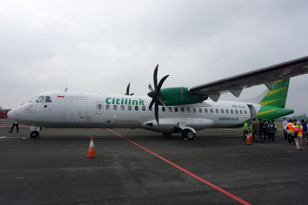 Selain pesawat dari Citilink, ujicoba pendaratan juga dilakukan pesawat TNI AU CN-295. Rencananya Bandara JBS akan mulai beroperasi pada 22 April 2021.