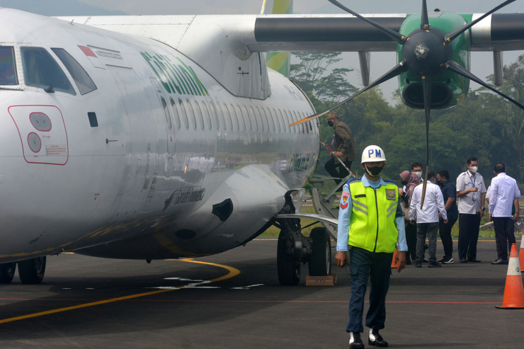 Proving Flight adalah proses uji operasional guna memastikan kesiapan maskapai untuk mengoperasikan sebuah rute baru. 