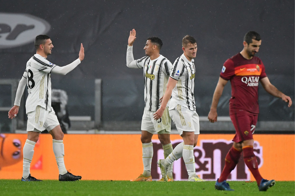 Hilangnya nama Demiral ini mengundang pertanyaan. Pasalnya, ia mendapatkan panggilan untuk memperkuat Turki. Barulah, diketahui kalau pemain berusia 23 tahun itu tak bisa ikut serta lantaran dinyatakan positif Covid-19.