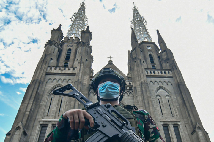 Hal itu dilakukan, sesuai peraturan DKI Jakarta sebagai upaya melaksanakan protokol kesehatan secara ketat guna memutus mata rantai covid-19.
