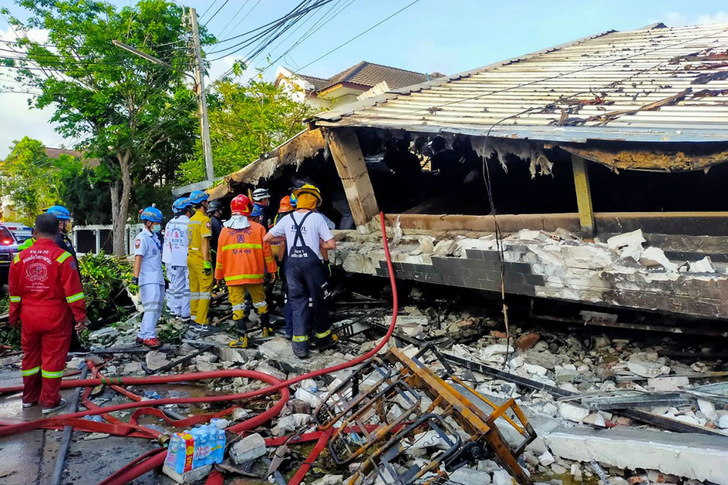 Peristiwa tersebut menyebabkan empat orang tewas.