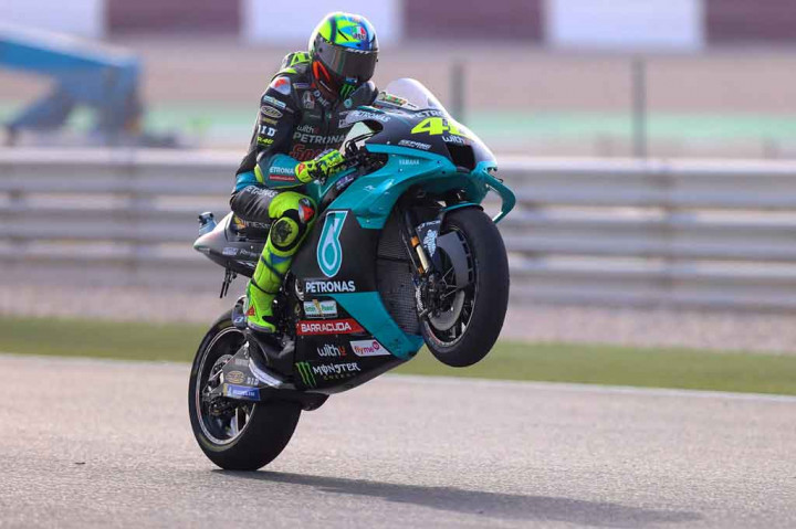 Sementara pembalap Petronas Yamaha SRT Valentino Rossi terpuruk di P21, hasil terburuknya dalam kelas premier.