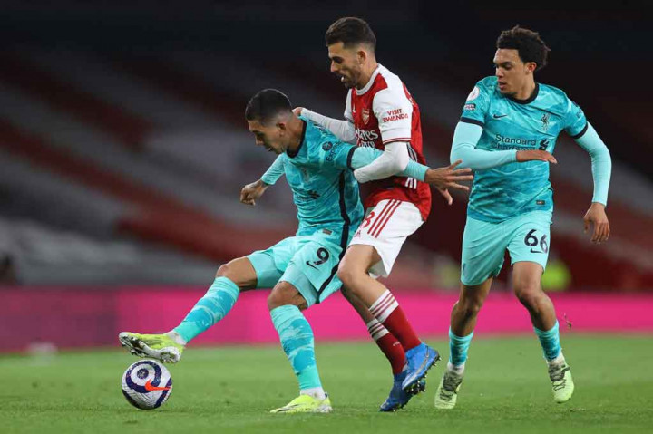 Di babak pertama Liverpool membuang setidaknya dua peluang emas untuk membuka keunggulan, yaitu lewat James Milner dan Roberto Firmino. Sayang tembakan keduanya masih melenceng dari sasaran. Tak ada gol yang tercipta hingga jeda.