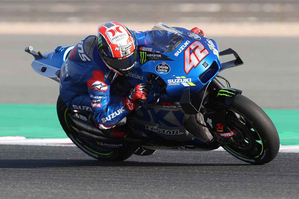 
Alex Rins dari Spanyol, dengan Suzuki, dan Maverick Vinales dari Yamaha, pemenang MotoGP Qatar di trek yang sama di Losail minggu lalu, mengisi lima besar.
