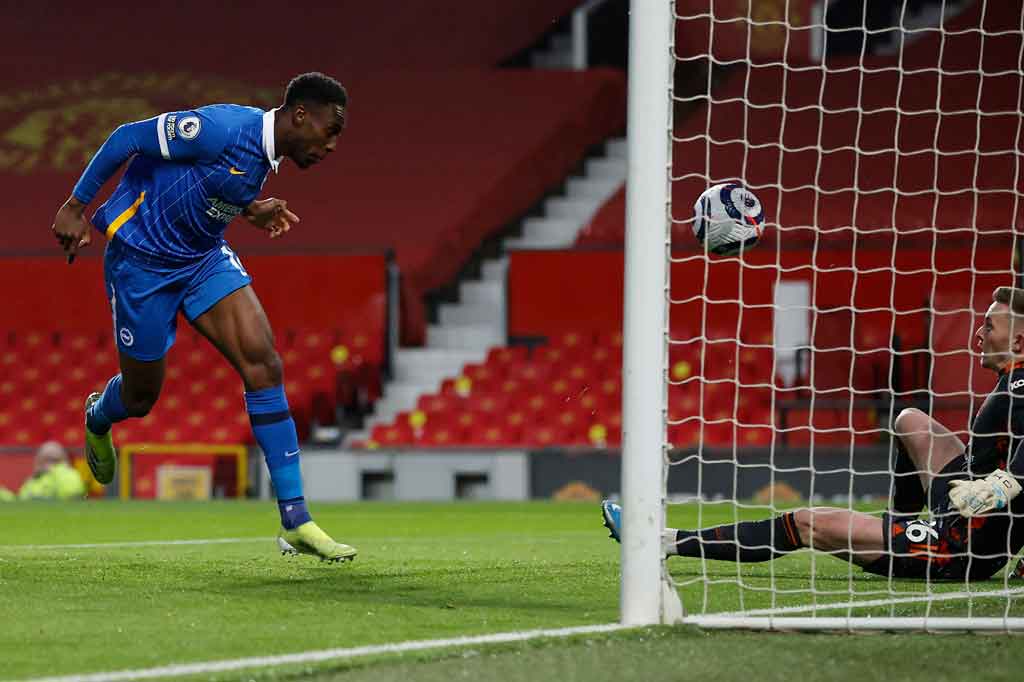 Lima menit berselang Brighton justru berhasil mencuri keunggulan saat Danny Welbeck menyambar bola muntah hasil tembakannya yang sempat diamankan tak sempurna oleh kiper Dean Henderson. Skor berubah menjadi 0-1.