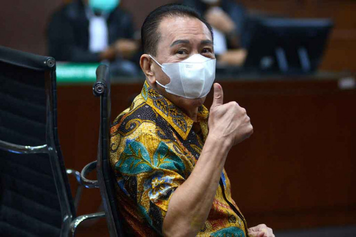 Terpidana kasus cessie Bank Bali Djoko Soegiarto Tjandra divonis 4,5 tahun penjara ditambah denda Rp100 juta subsider 6 bulan kurungan karena terbukti menyuap aparat penegak hukum dan melakukan pemufakatan jahat.