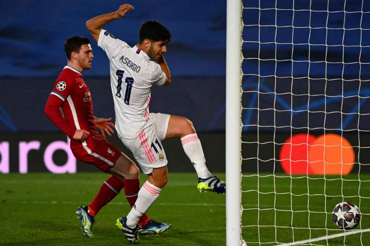 Buruknya permainan Liverpool terus dimanfaatkan oleh kubu tuan rumah yang pada menit ke-36 menggandakan keunggulan ketika umpan sundulan Alexander-Arnold ke arah Alisson bisa dipotong oleh Marco Asensio. Asensio kemudian menyontek bola melewati Alisson sebelum menyarangkan bola ke gawang tak bertuan.