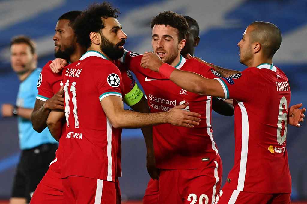 Liverpool mengawali paruh kedua dengan lebih baik dan mampu memperkecil ketertinggalan enam menit selepas sepak lanjut lewat Mohamed Salah.