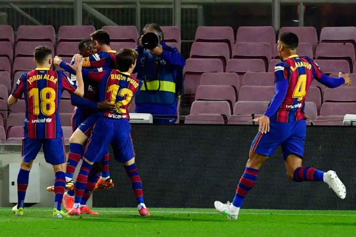 Barcelona berhasil memangkas jarak dengan pemuncak klasemen sementara Atletico Madrid menjadi satu poin setelah menang tipis 1-0 atas Real Valladolid dalam lanjutan Liga Spanyol pekan ke-29 pada Selasa, 6 April 2021 dini hari WIB.