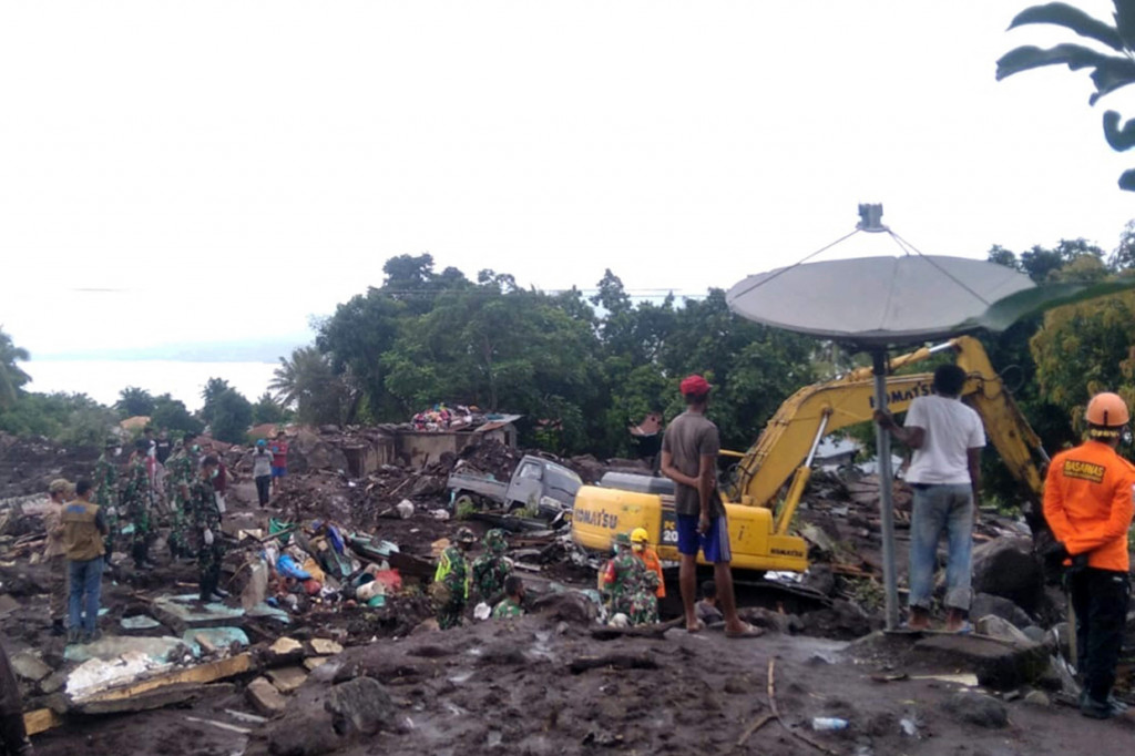 Kepala BNPB Letjen Doni Monardo memperbarui data korban yang meninggal akibat bencana alam di Nusa Tenggara Timur (NTT). Hingga hari ini, Rabu, 7 April 2021, total korban tewas akibat bencana alam banjir bandang hingga longsor mencapai 138 orang.