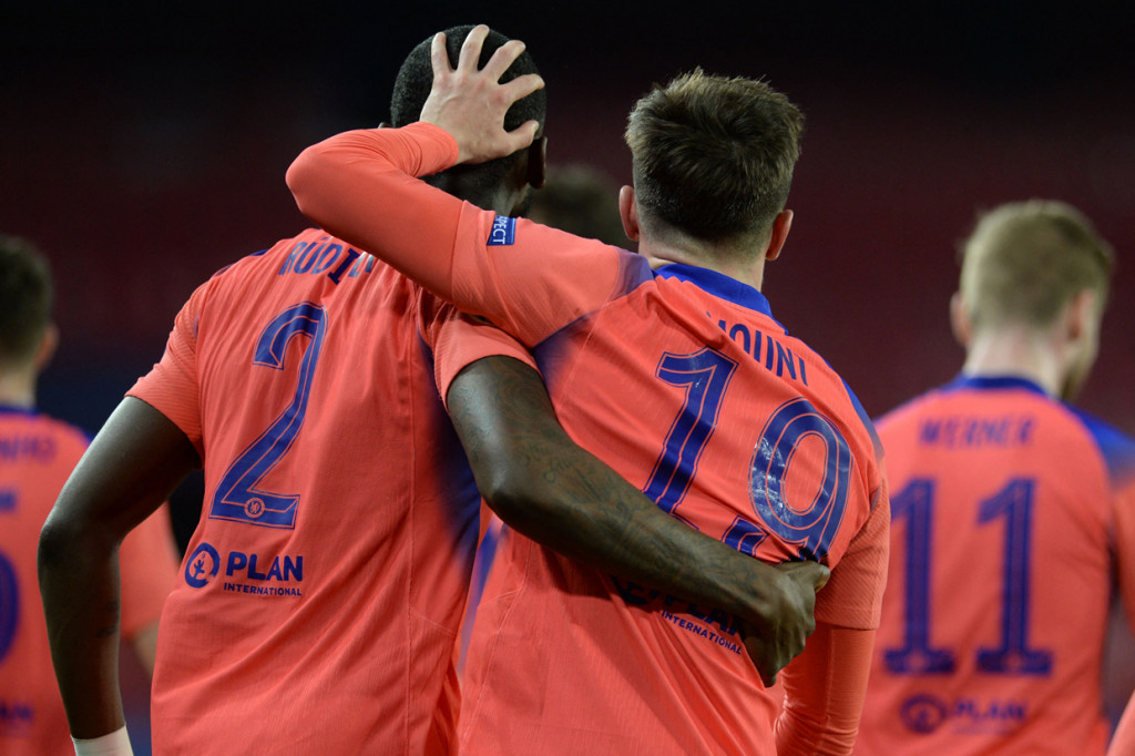 Chelsea menuntaskan laga dengan kemenangan lewat gol-gol Mason Mount dan Ben Chilwell.
