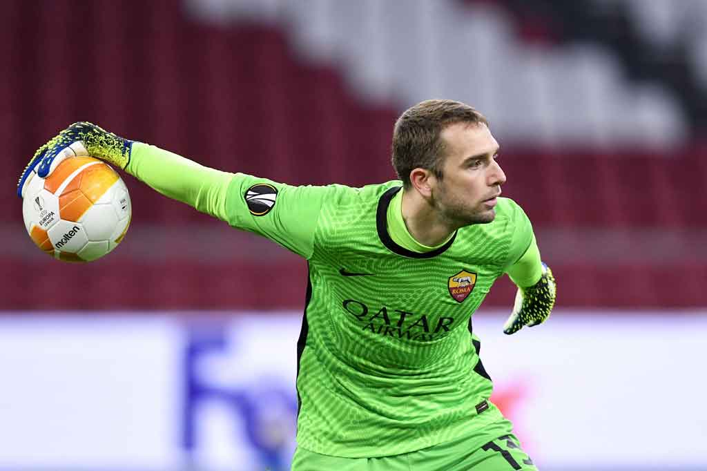 Tuan rumah memperoleh peluang untuk menggandakan keunggulan pada menit ke-53 lewat titik putih setelah Tadic dilanggar Roger Ibanez. Tetapi Tadic melepaskan eksekusi penalti yang begitu buruk ke tengah gawang yang dengan gampang diantisipasi Lopez.