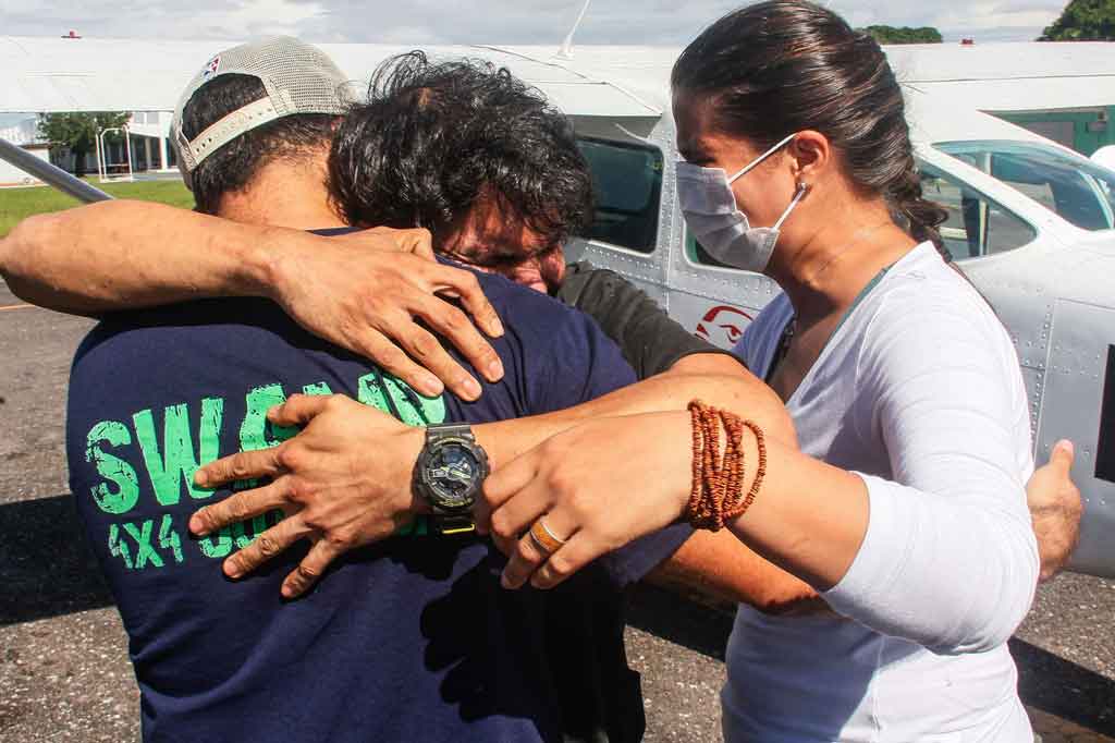 Sena mendaratkan pesawat yang dia piloti pada 28 Januari di bagian paling terpencil di Brasil, di hutan hujan di utara negara bagian Para, saat mengangkut pasokan ke tambang ilegal. Pesawat yang dia bawa tiba-tiba mati mesin di tengah-tengah hutan Amazon.