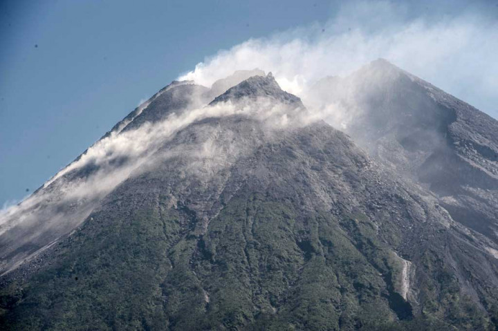 Balai Penyelidikan dan Pengembangan Teknologi Kebencanaan Geologi (BPPTKG) menyatakan, volume kubah lava yang berada di sektor barat daya Gunung Merapi pada 7 April 2021 diperkirakan mencapai 1.098.000 meter kubik.