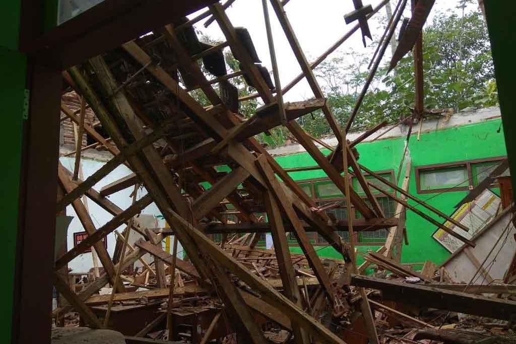 Foto-Foto Kerusakan akibat Gempa di Malang - Medcom.id